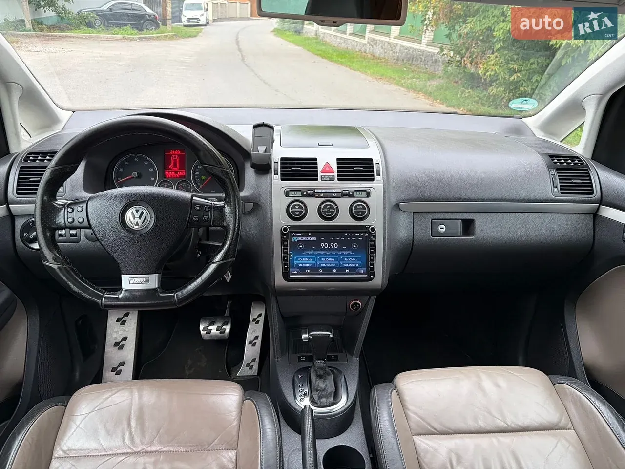 Volkswagen Touran 2009 photo 3