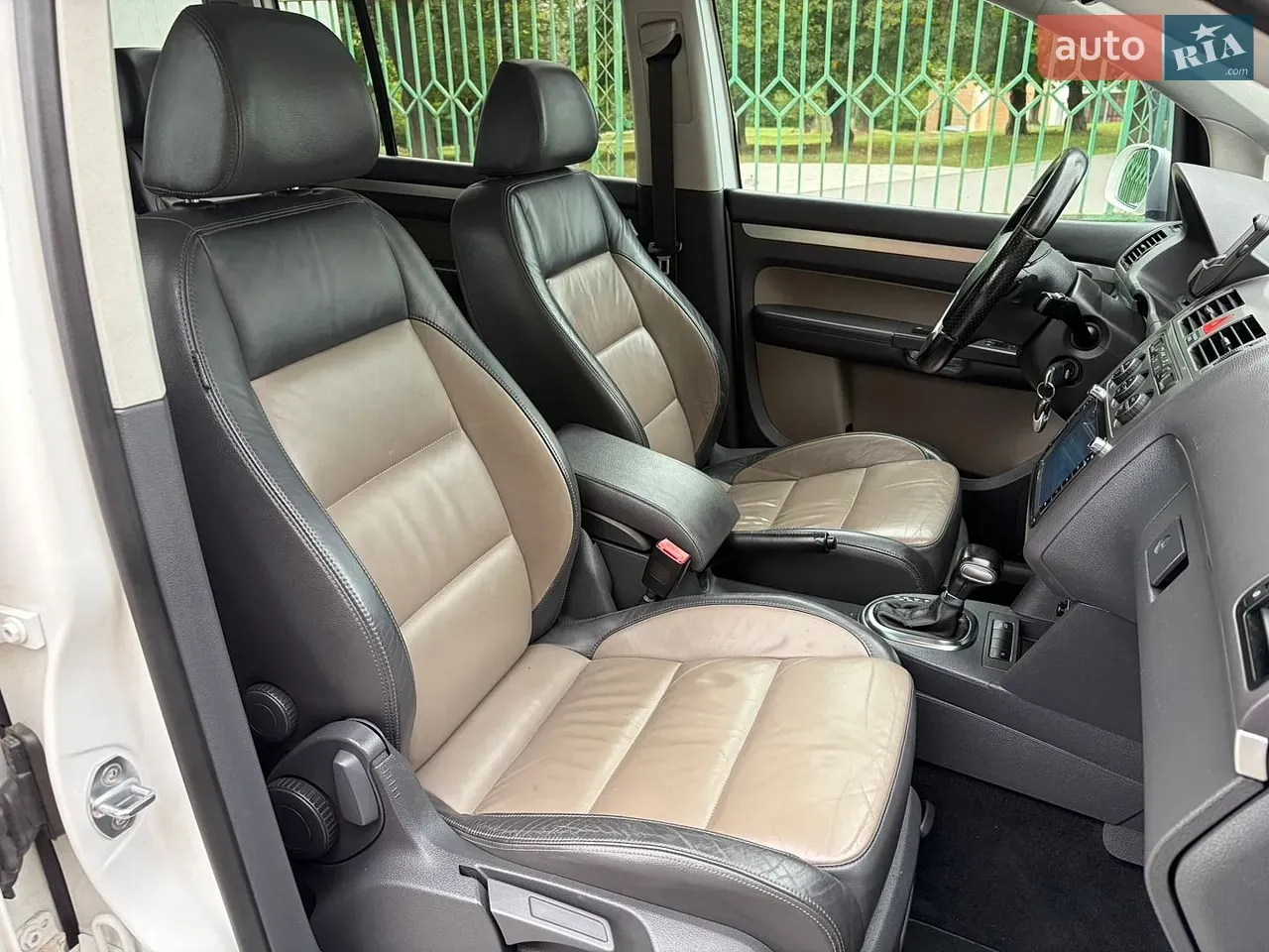 Volkswagen Touran 2009 photo 4