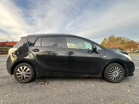 Toyota Verso 2011 photo 3
