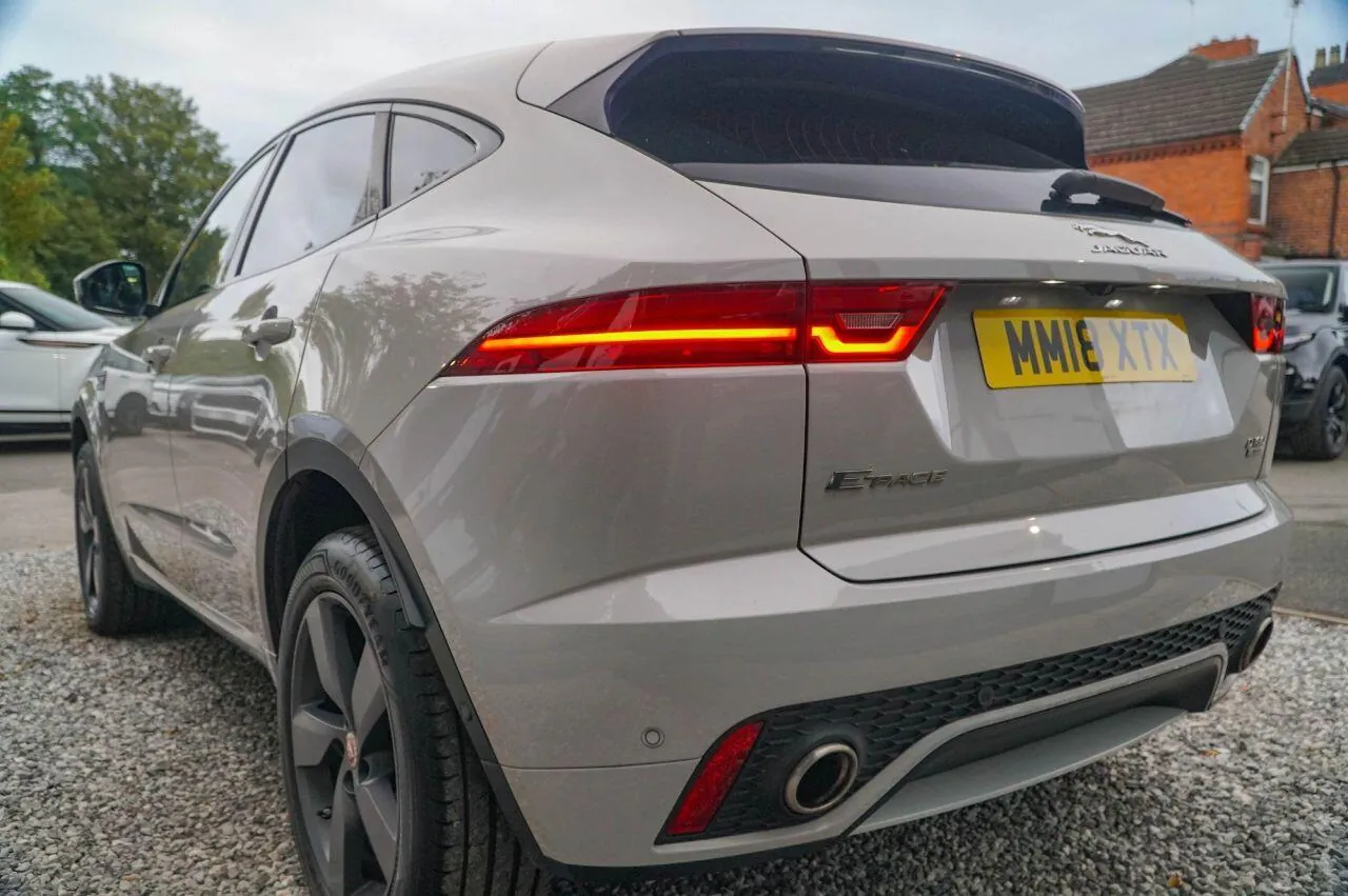 Jaguar E-Pace 2018 photo 5
