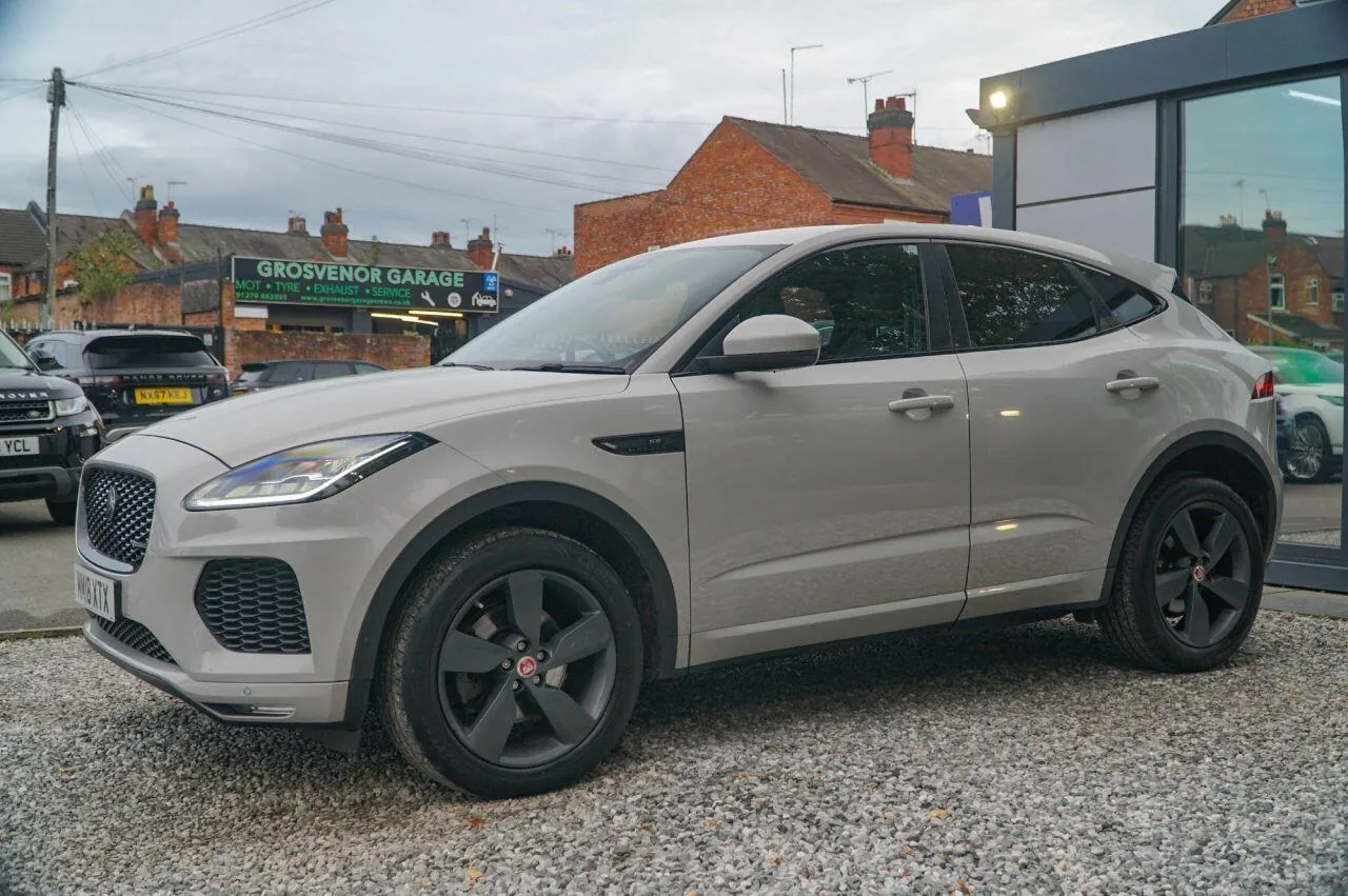 Jaguar E-Pace 2018 photo 3
