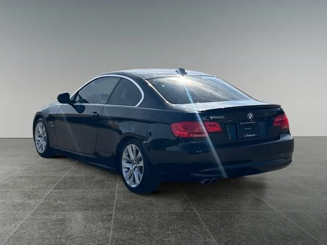 BMW 3 Series 2011 photo 4