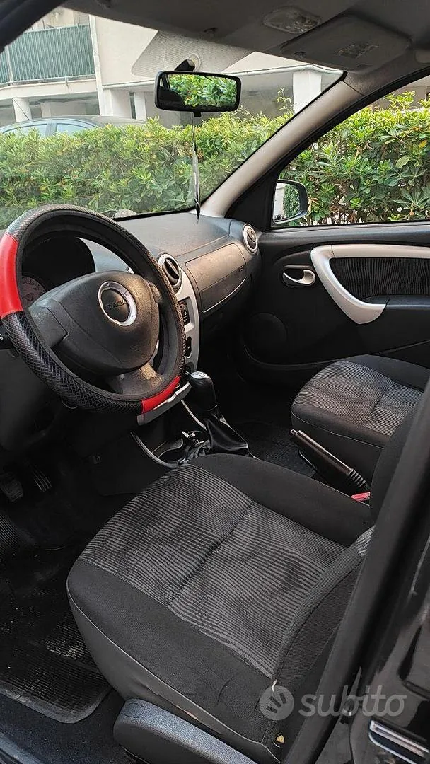 Dacia Sandero 2009 photo 4