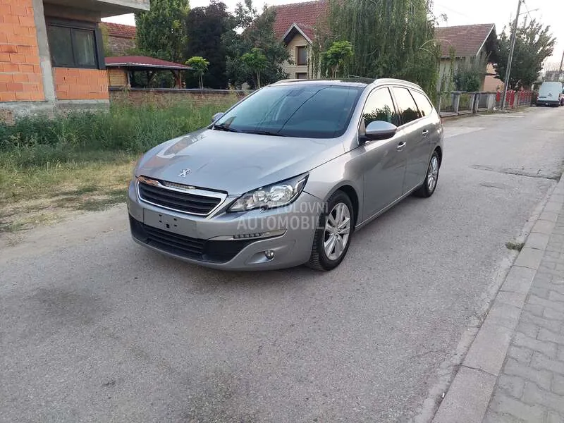 Peugeot 308 2015 photo 2
