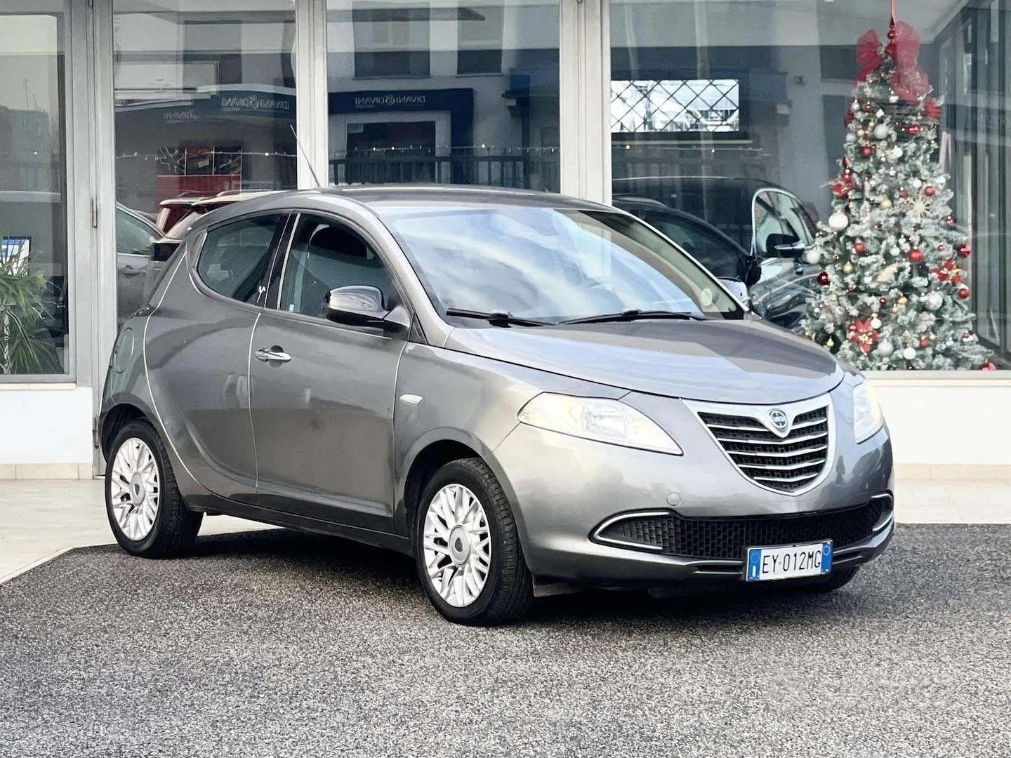 Lancia Ypsilon