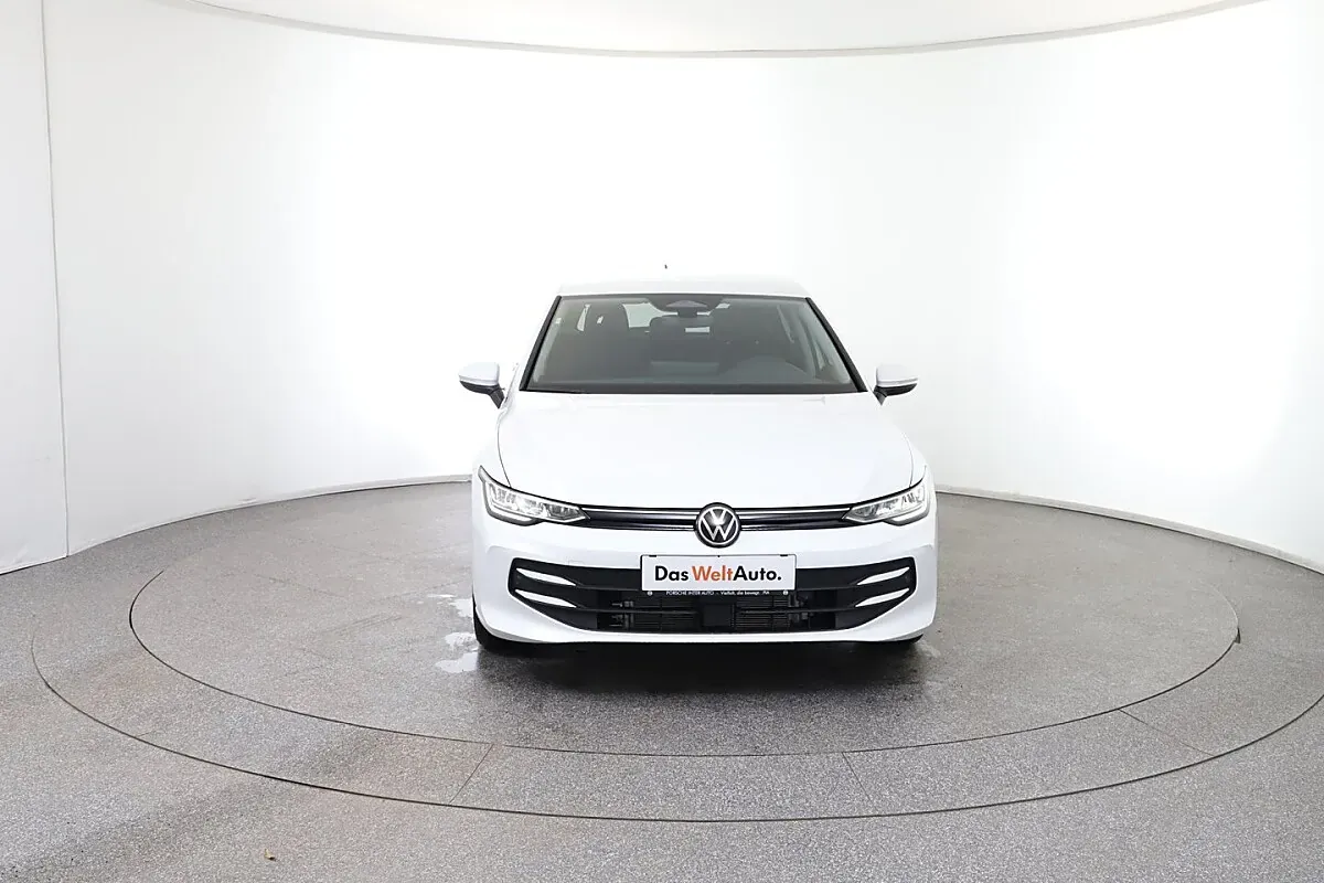 Volkswagen Golf 2026 photo 2