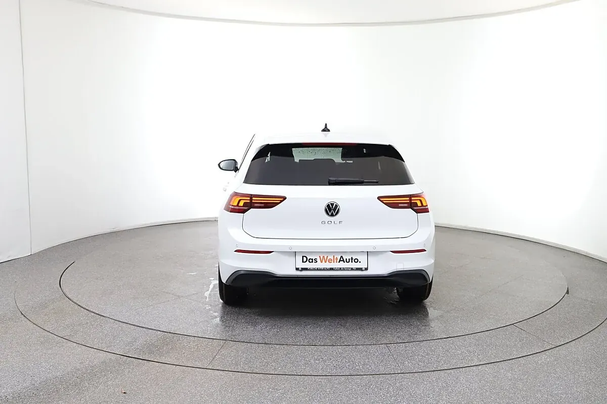 Volkswagen Golf 2026 photo 3