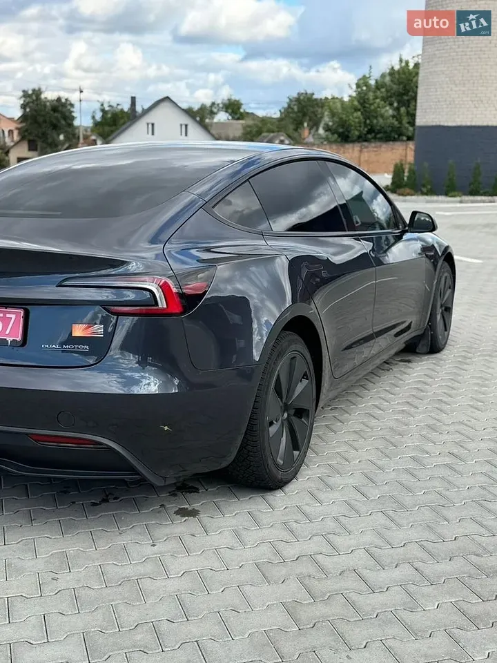 Tesla Model 3 2024 photo 5