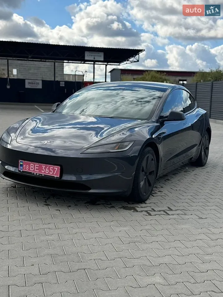 Tesla Model 3 2024 photo 3