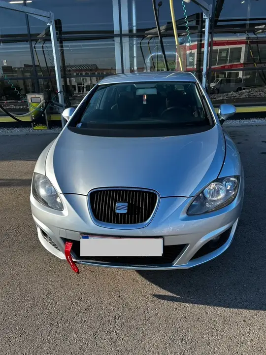 Seat Leon 2010 photo 2