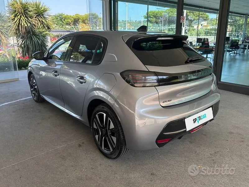 Peugeot 208 2025 photo 3