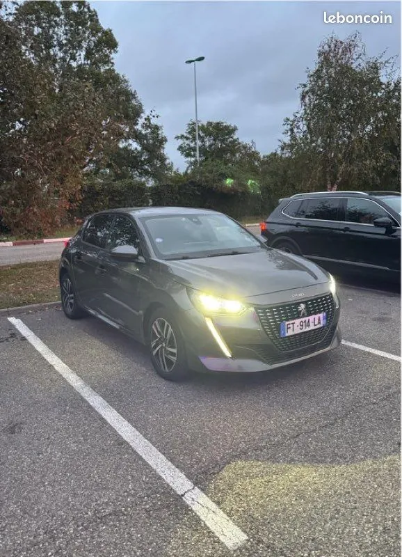 Peugeot 208