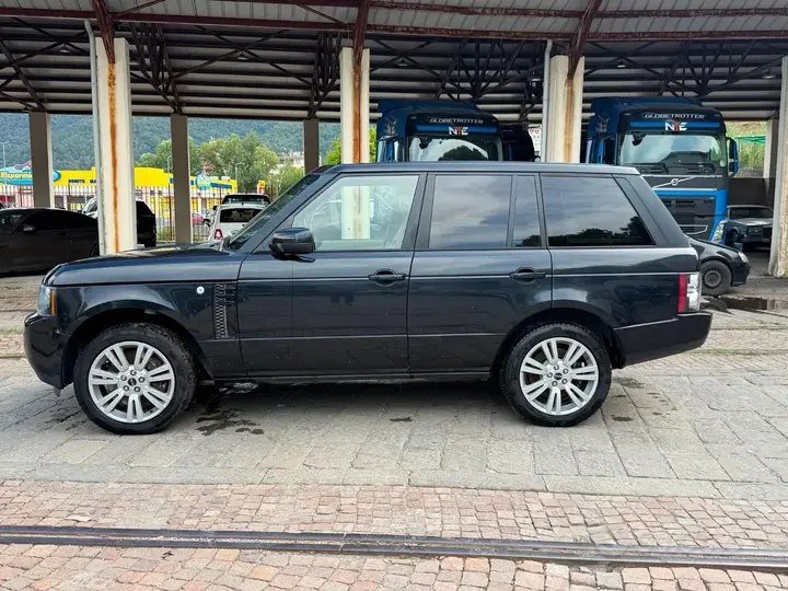 Land Rover Range Rover 2011 photo 3