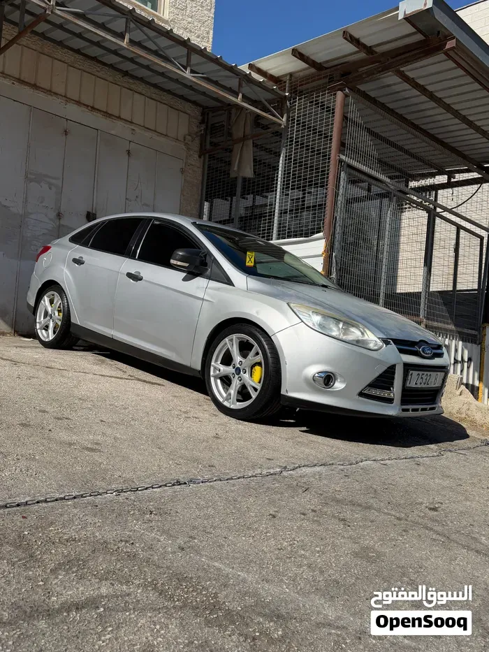 Ford Focus 2013 photo 2