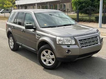 Land Rover Freelander 2010 photo 2