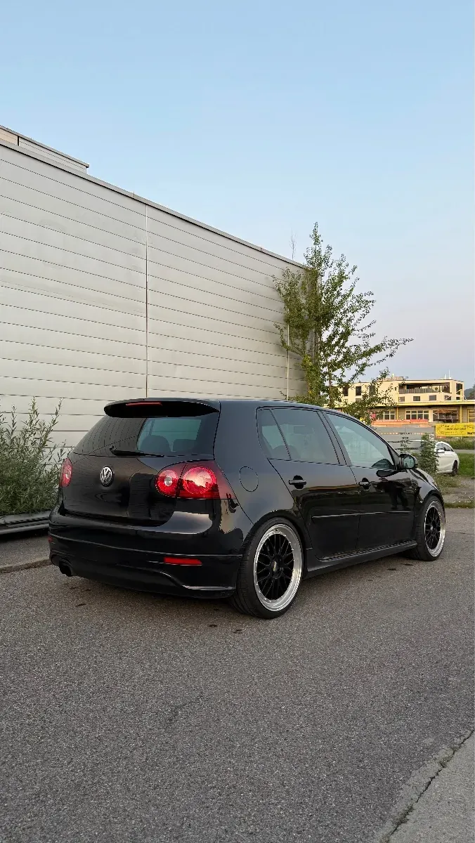 Volkswagen Golf 2004 photo 2