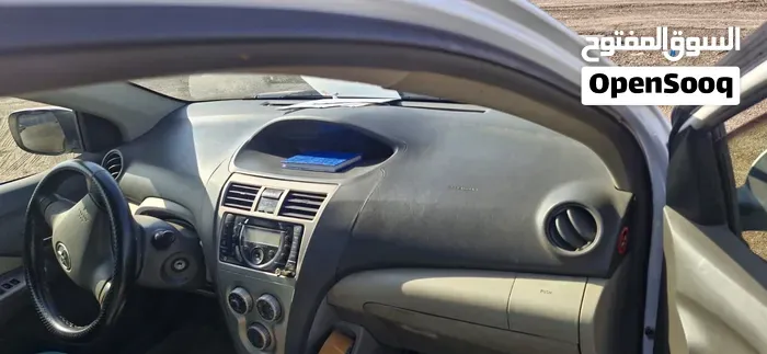 Toyota Yaris 2013 photo 3