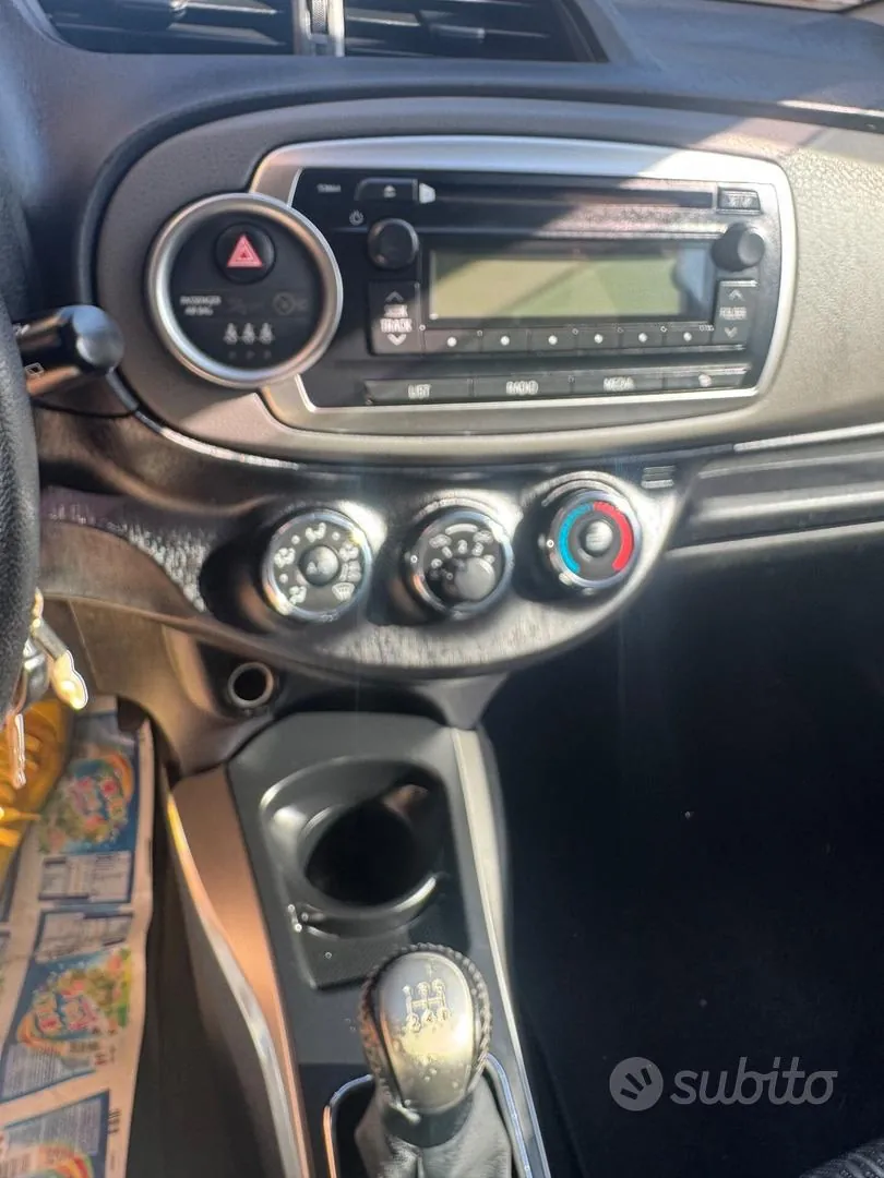 Toyota Yaris 2013 photo 5