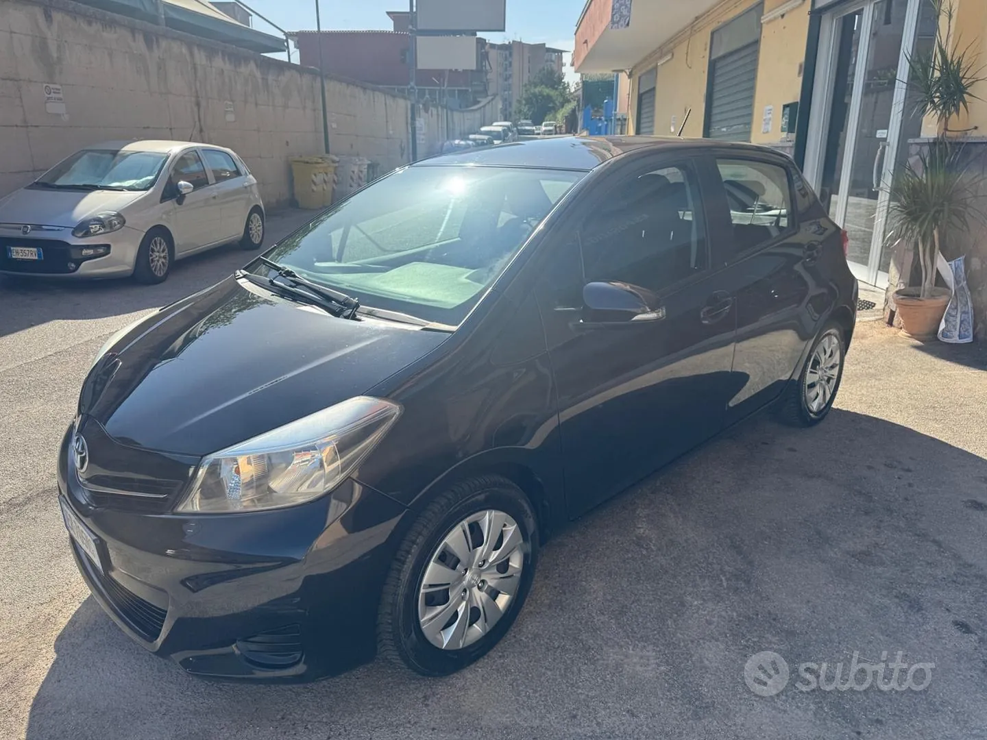 Toyota Yaris 2013 photo 2