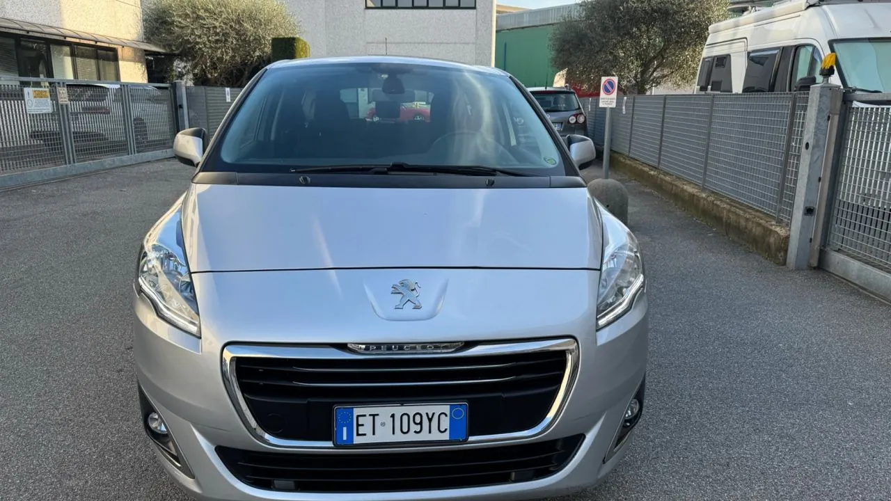 Peugeot 5008 2014 photo 3