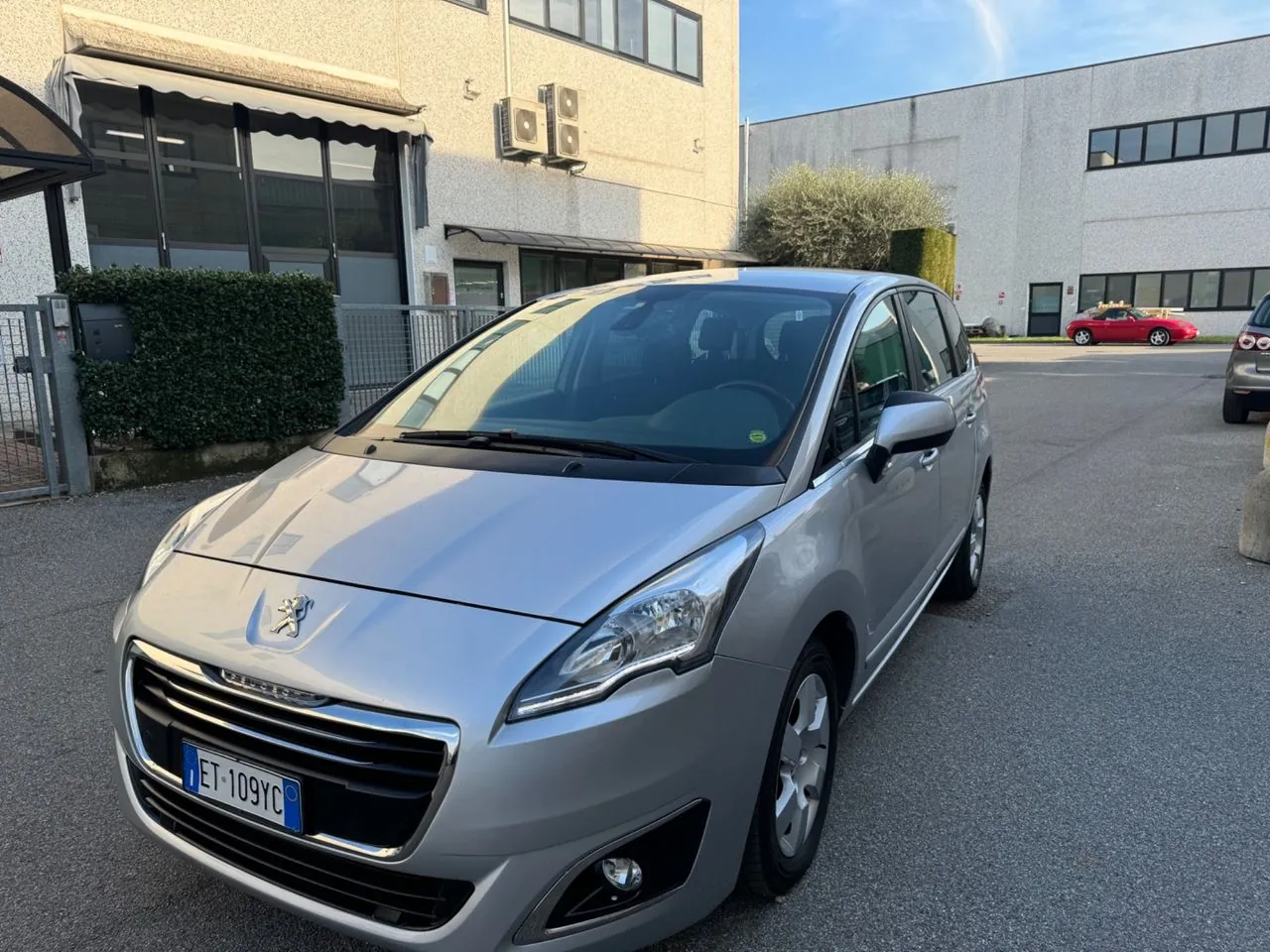 Peugeot 5008 2014 photo 2