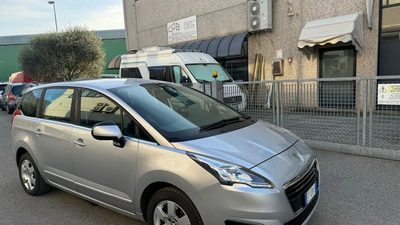 Peugeot 5008 2014 photo 4