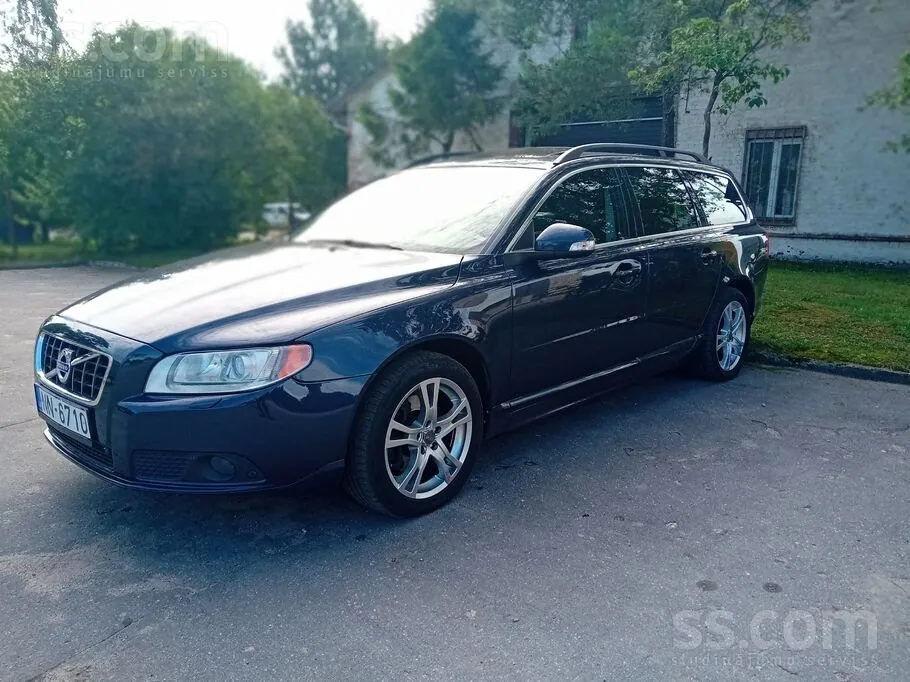Volvo V70 2010 photo 4