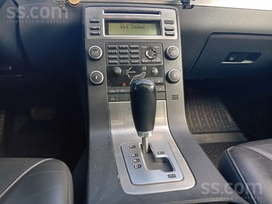 Volvo V70 2010 photo 5