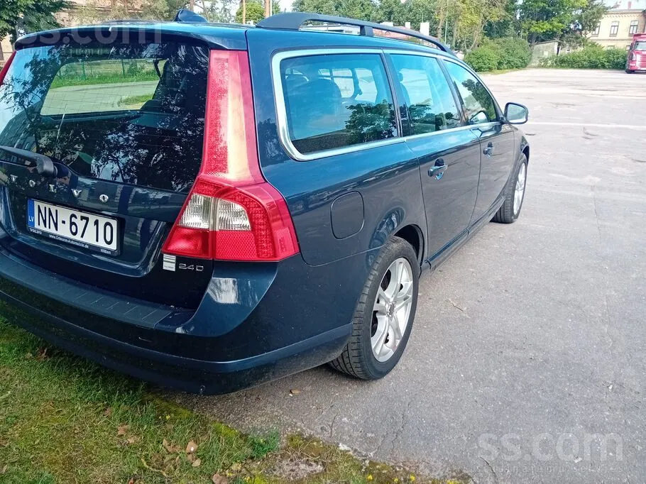 Volvo V70 2010 photo 3
