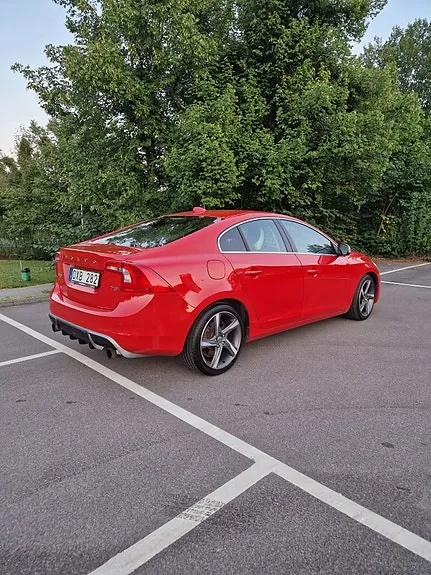 Volvo S60 2012 photo 2