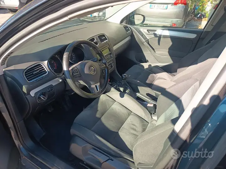 Volkswagen Golf 2010 photo 3