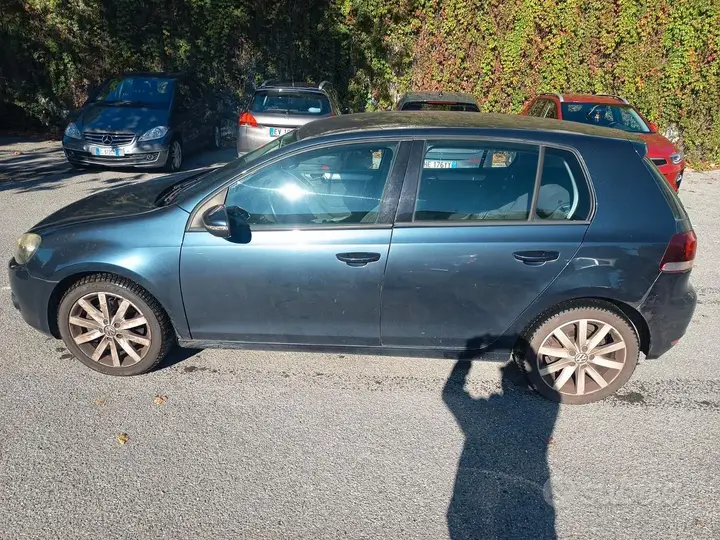 Volkswagen Golf 2010 photo 4