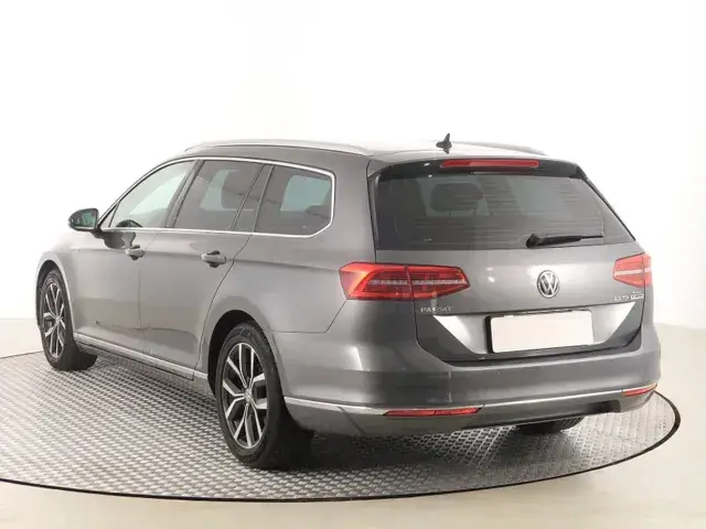 Volkswagen Passat Variant 2017 photo 3