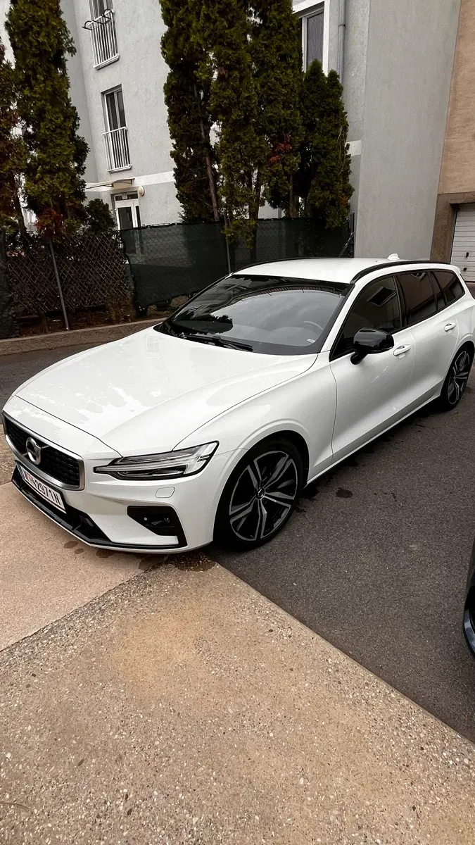 Volvo V60 2019 photo 2