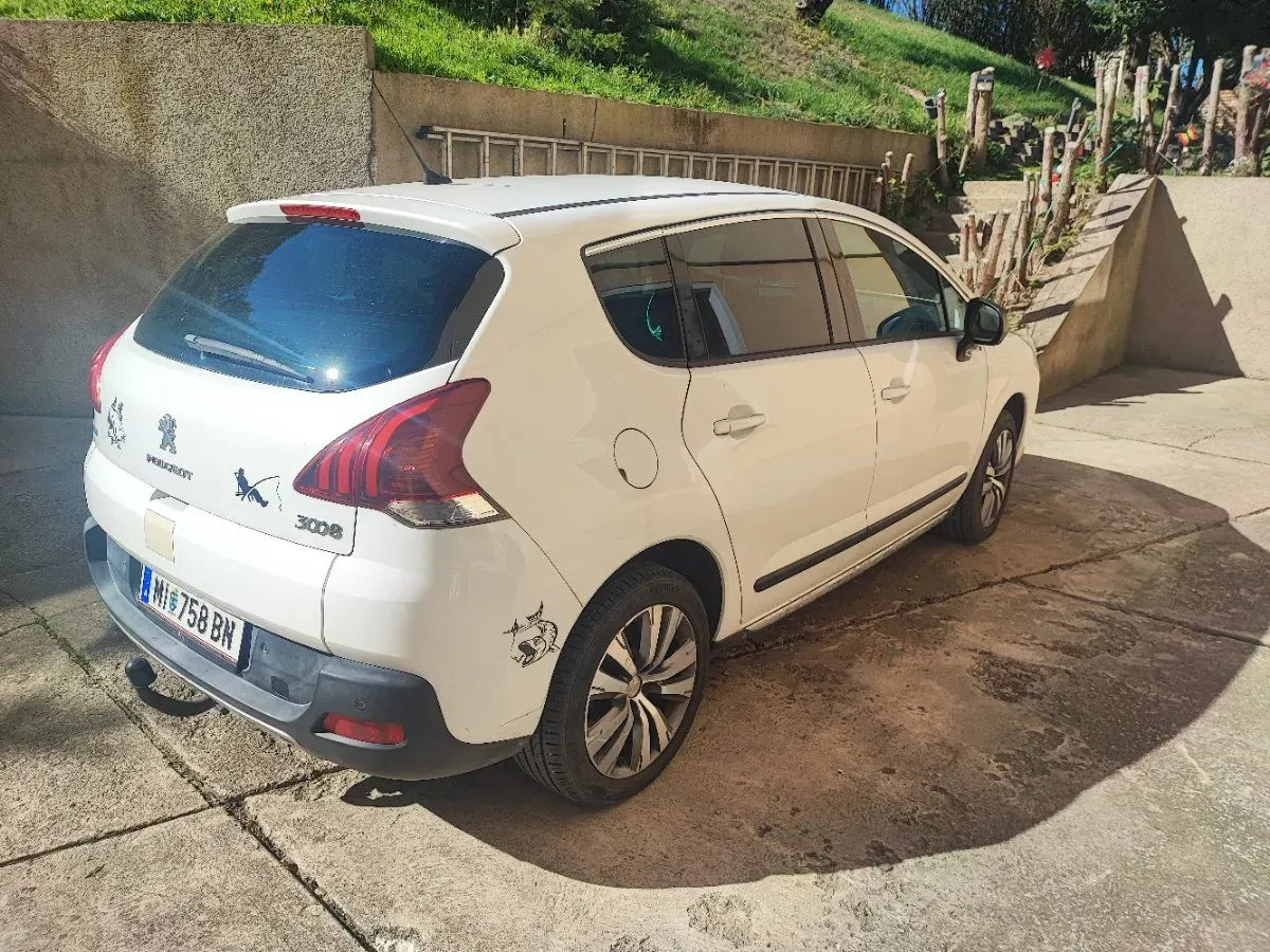 Peugeot 3008 2015 photo 2