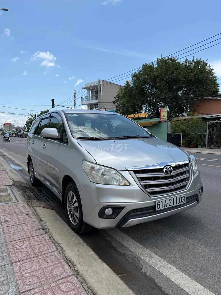 Toyota Innova 2015 photo 2