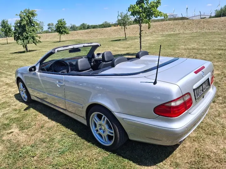 Mercedes-Benz Clk-Class 2001 photo 3