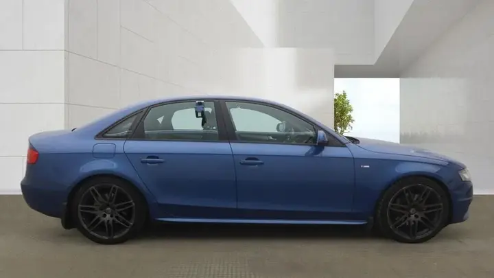 Audi A4 2010 photo 4