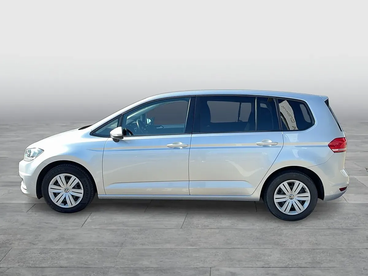 Volkswagen Touran 2023 photo 2