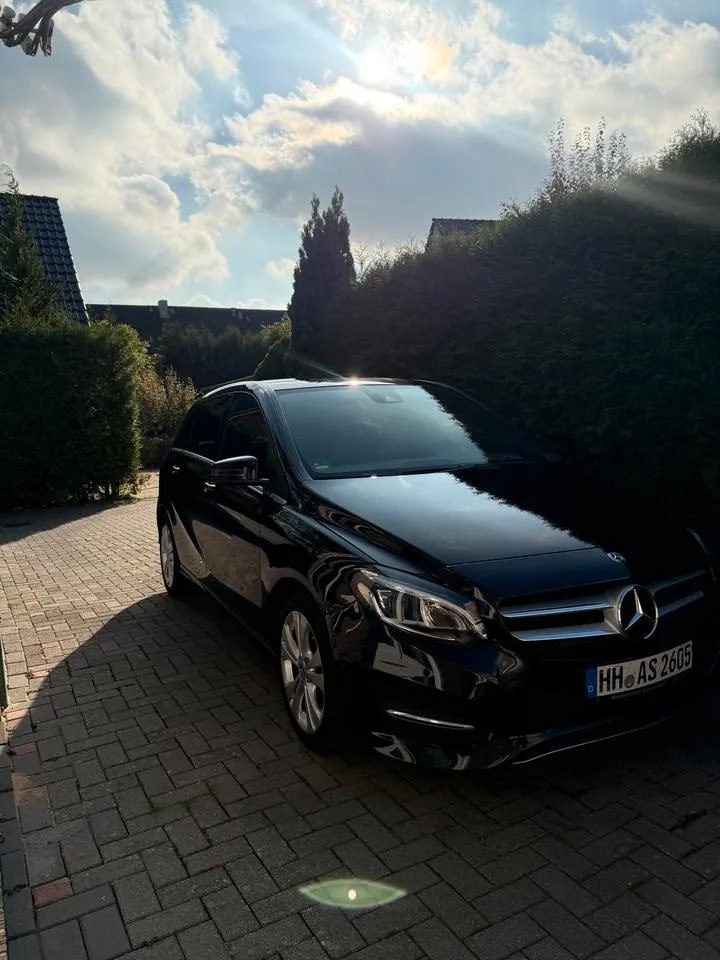 Mercedes-Benz B 200D