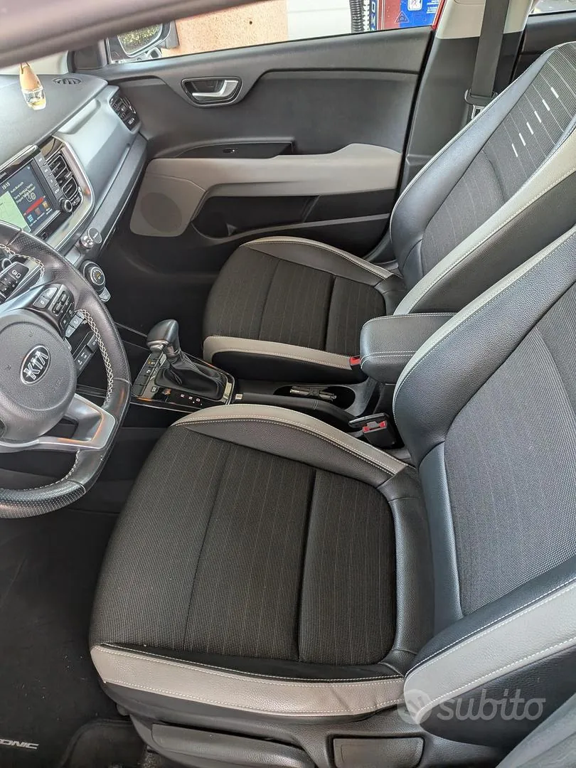 Kia Stonic 2018 photo 4