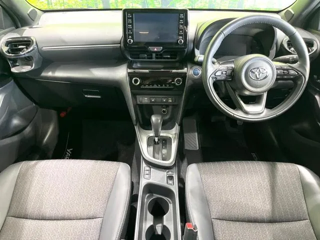 Toyota Yaris Cross Hybrid Z 2023 photo 2