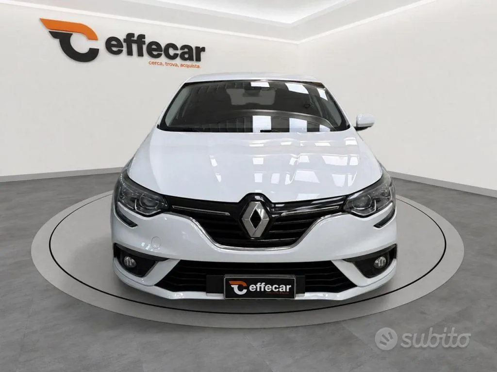 Renault Megane 2018 photo 2
