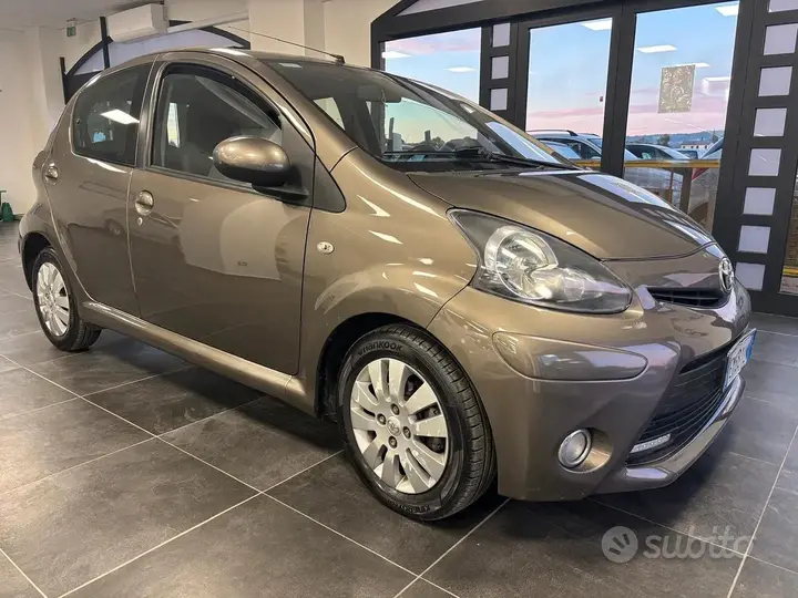 Toyota Aygo 2012 photo 3