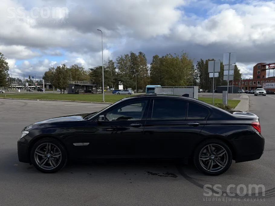 BMW 740 2012 photo 5