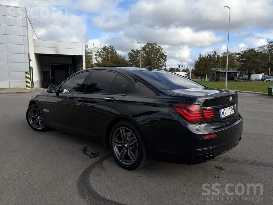 BMW 740 2012 photo 3