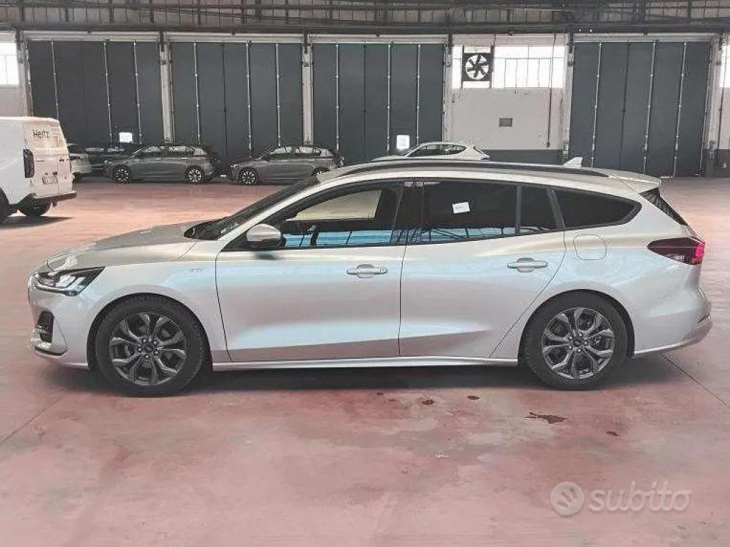 Ford Focus 2025 photo 2