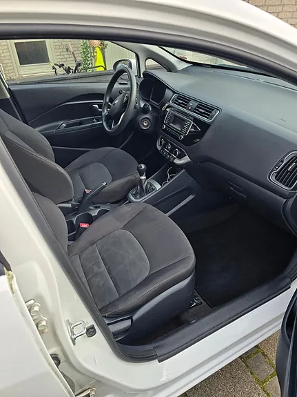 Kia Rio 2016 photo 2
