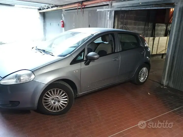 Fiat Grande Punto 2007 photo 2