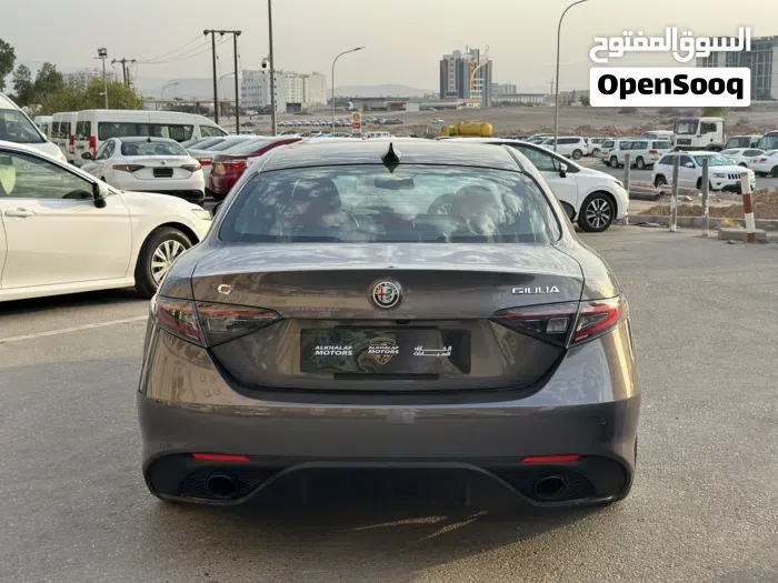 Alfa Romeo Giulia 2024 photo 4